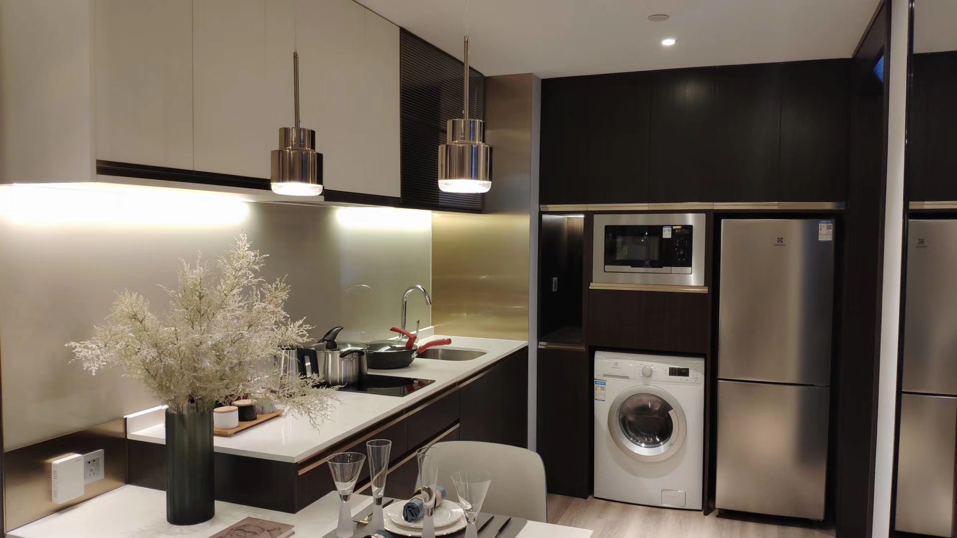 一房行政套房（洗烘机+冰箱+厨房+微波炉+可投屏）