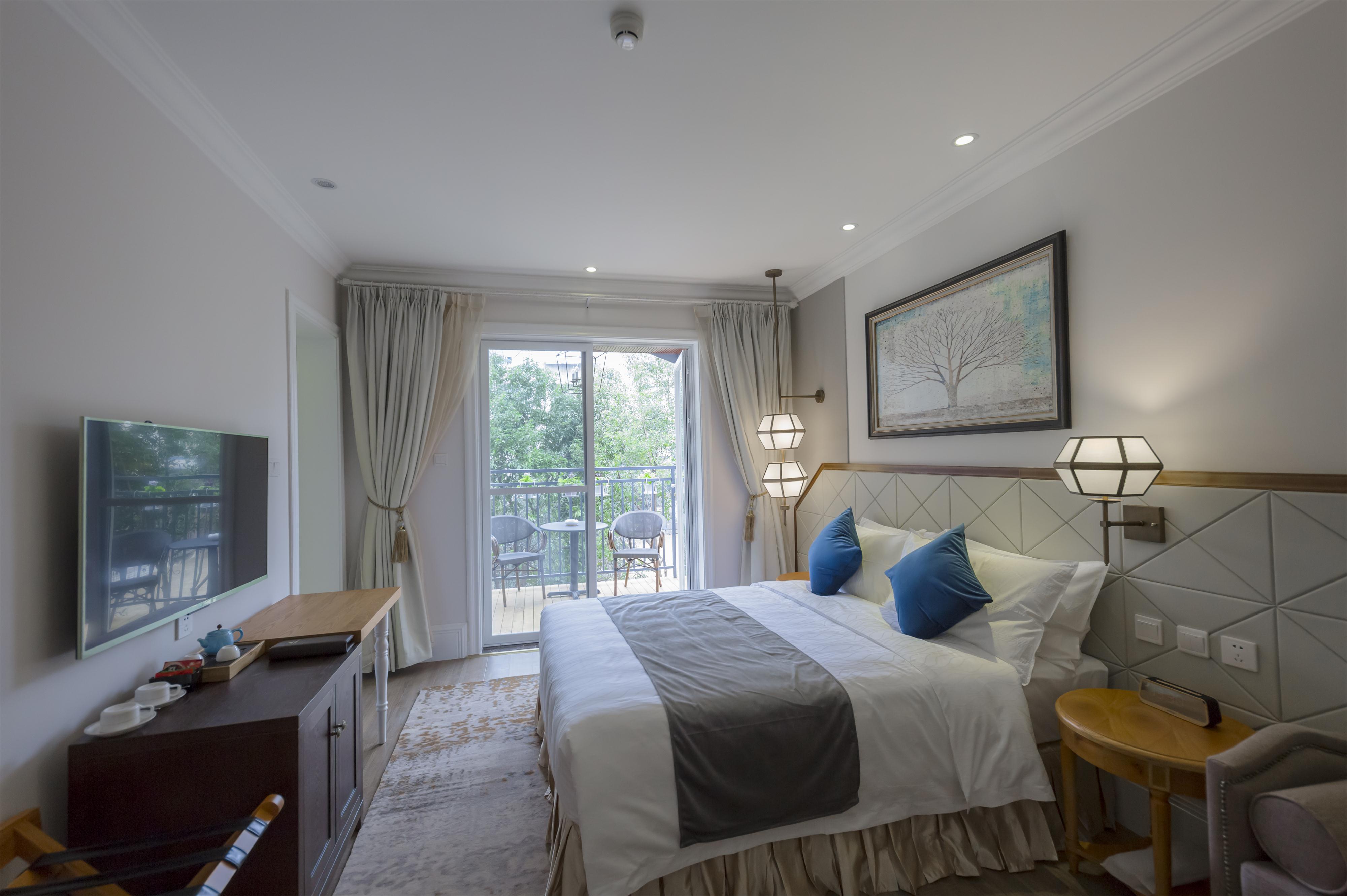 紫荆小楼大床房