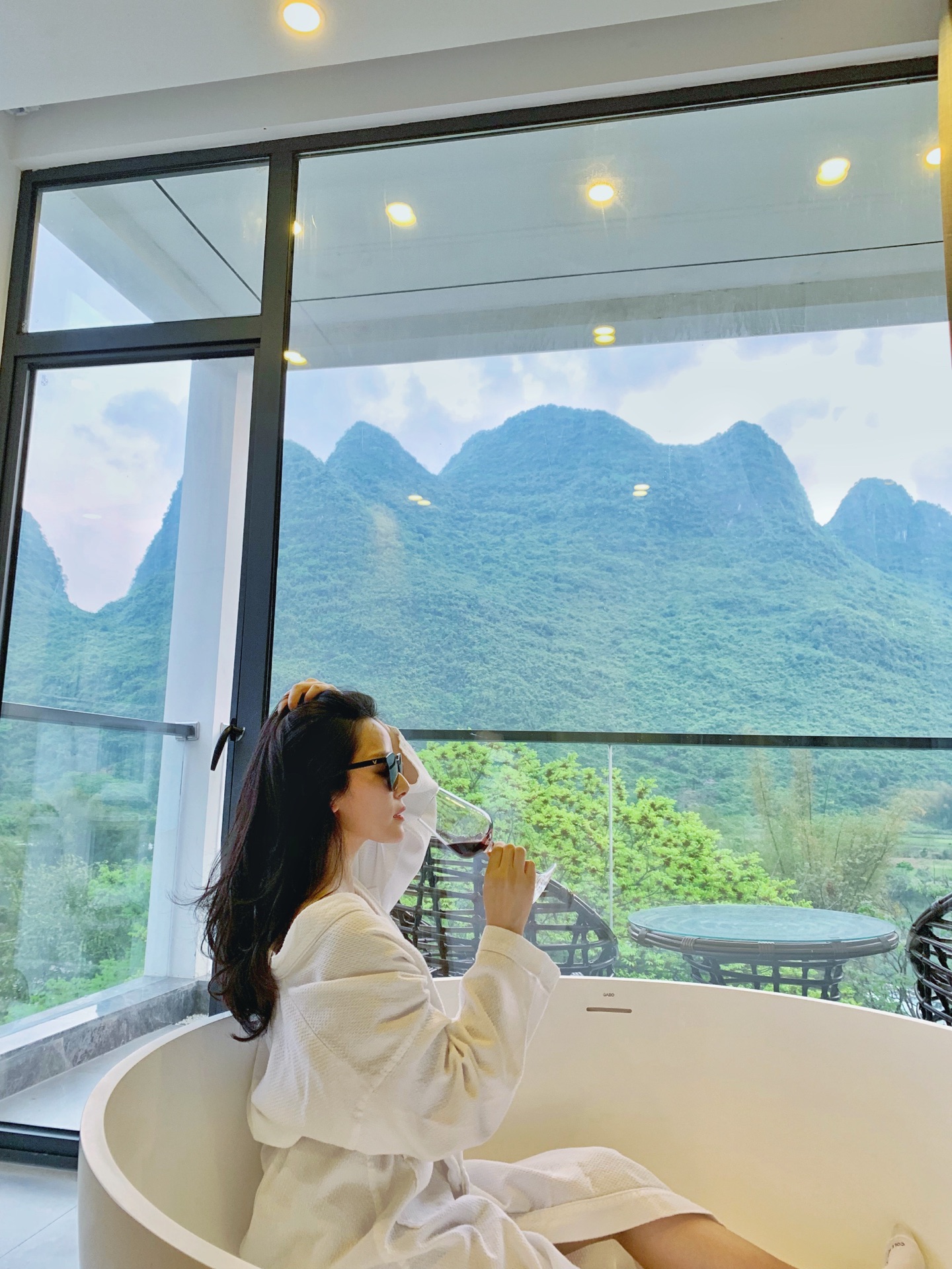 Shanshui Double Bed Room With Scenic Balcony And Scenic Tub