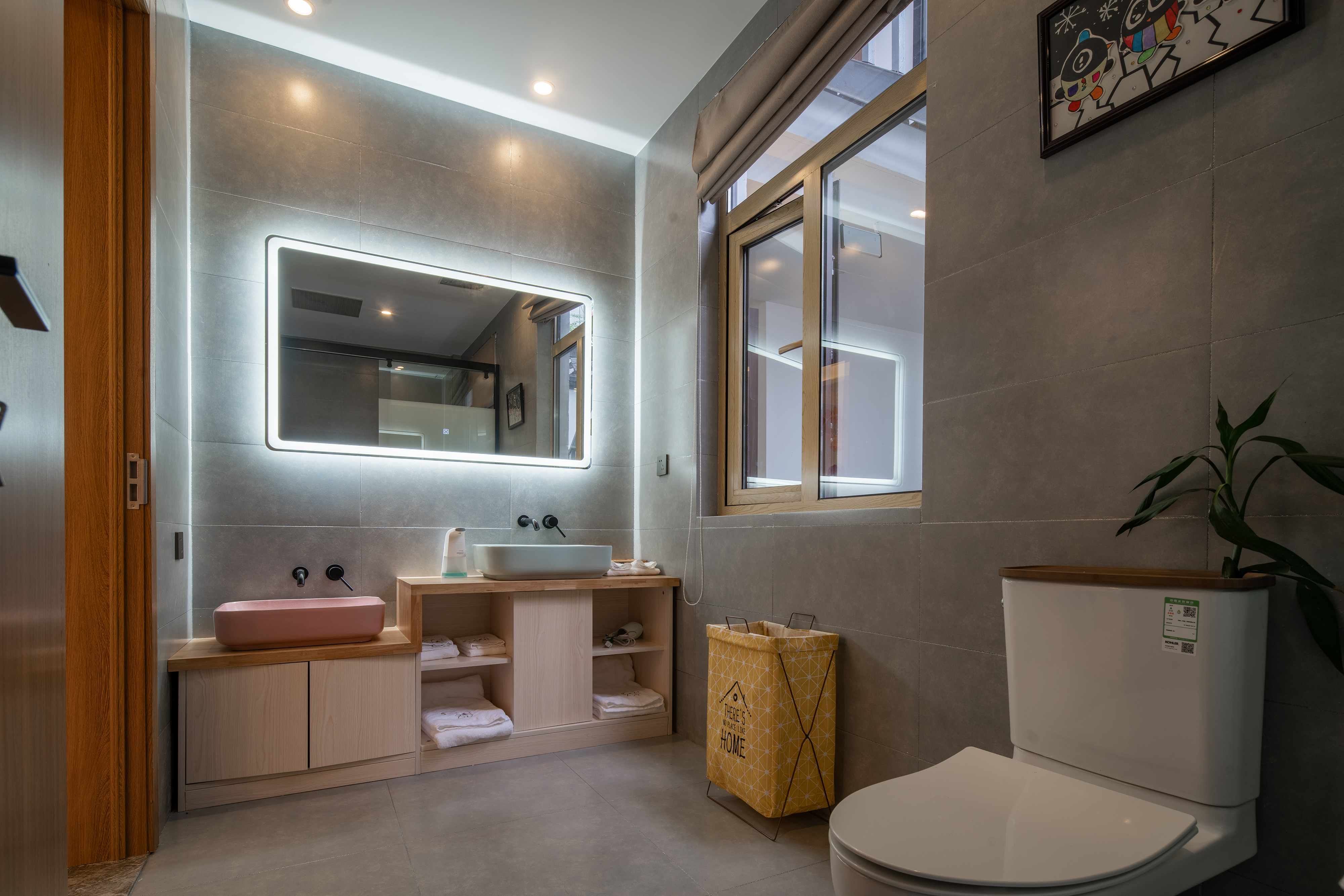 Fairy Tale Room - Courtyard-View