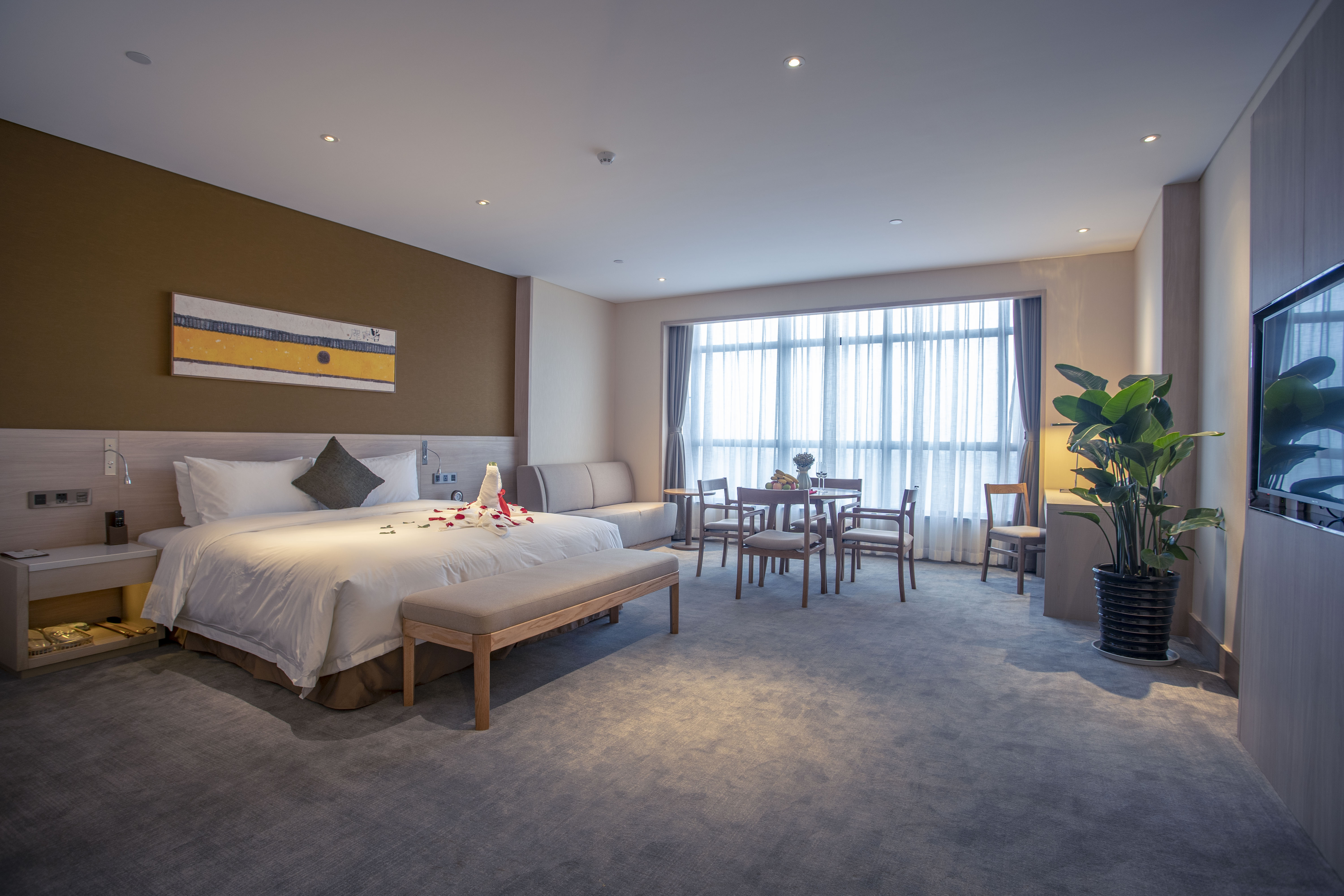 豪华大床房（超大空间+智能马桶）