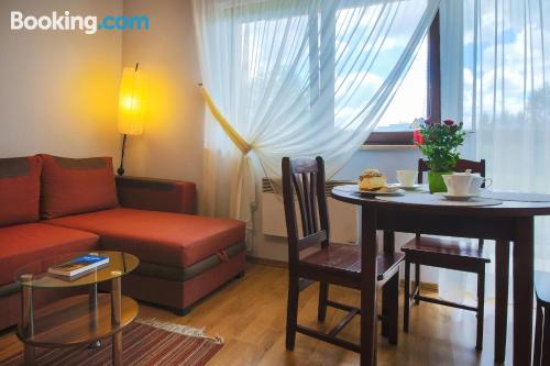 双卧室公寓 - 带阳台和壁炉