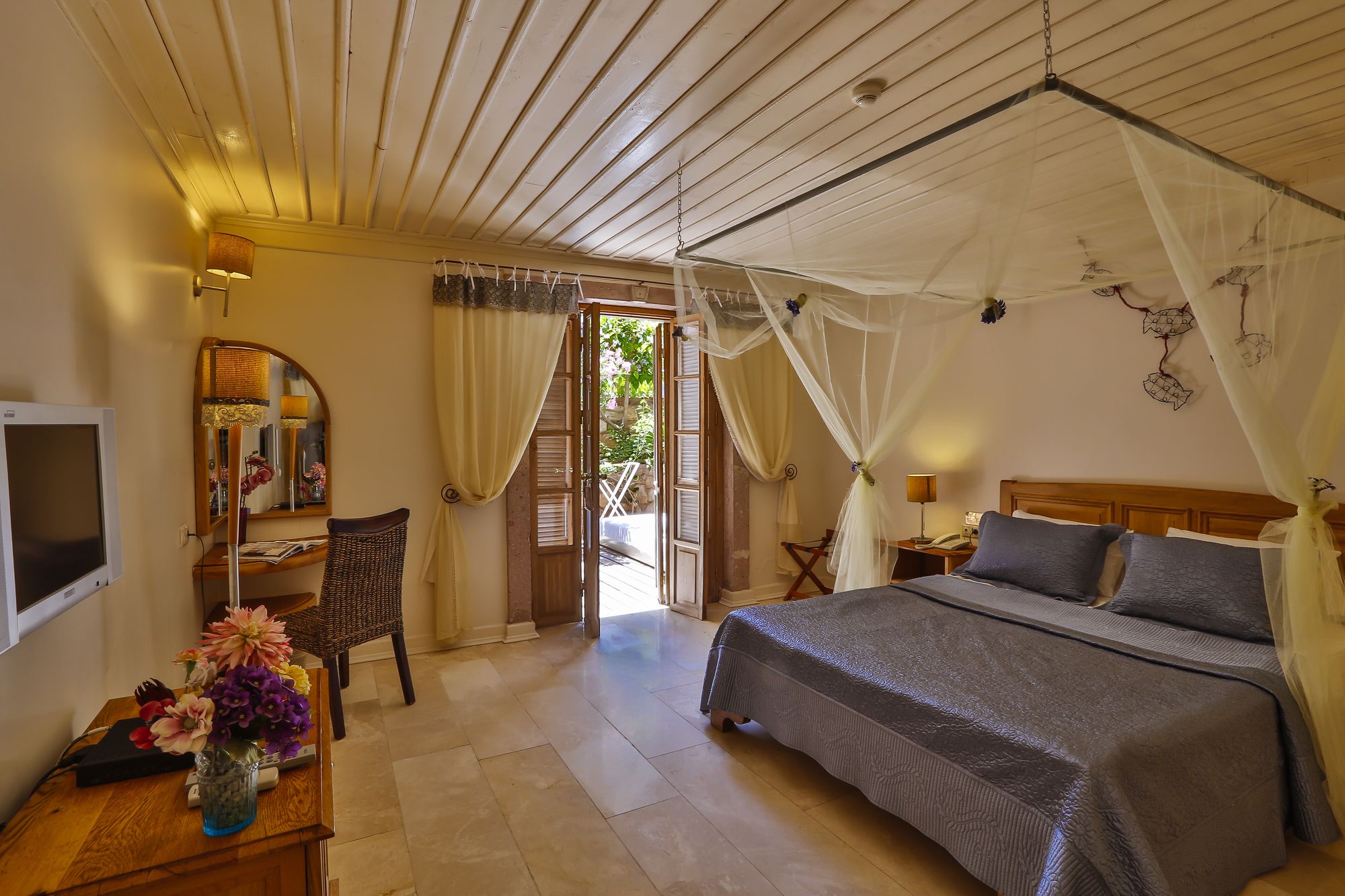 带露台的双人床房