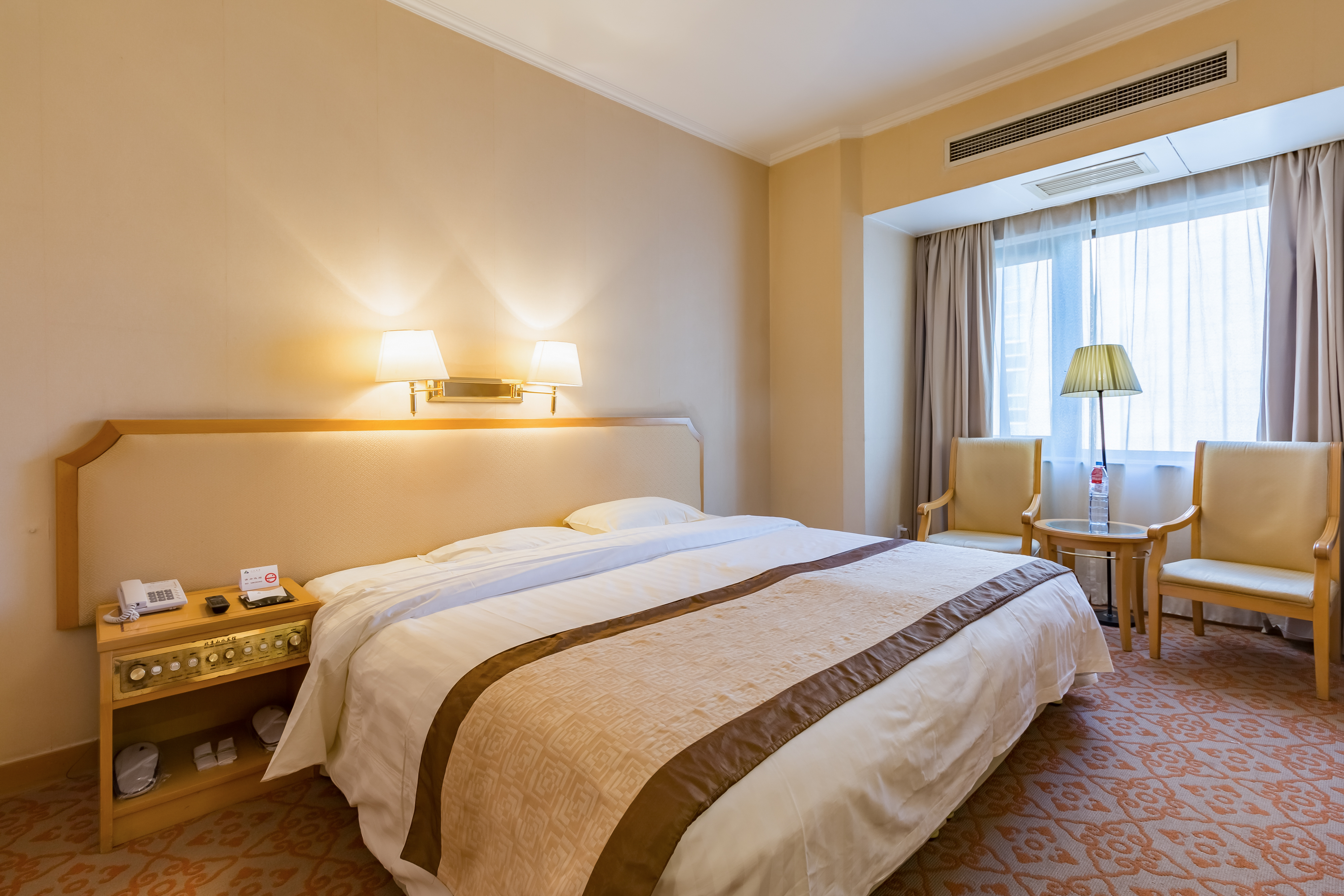 豪华商务大床间