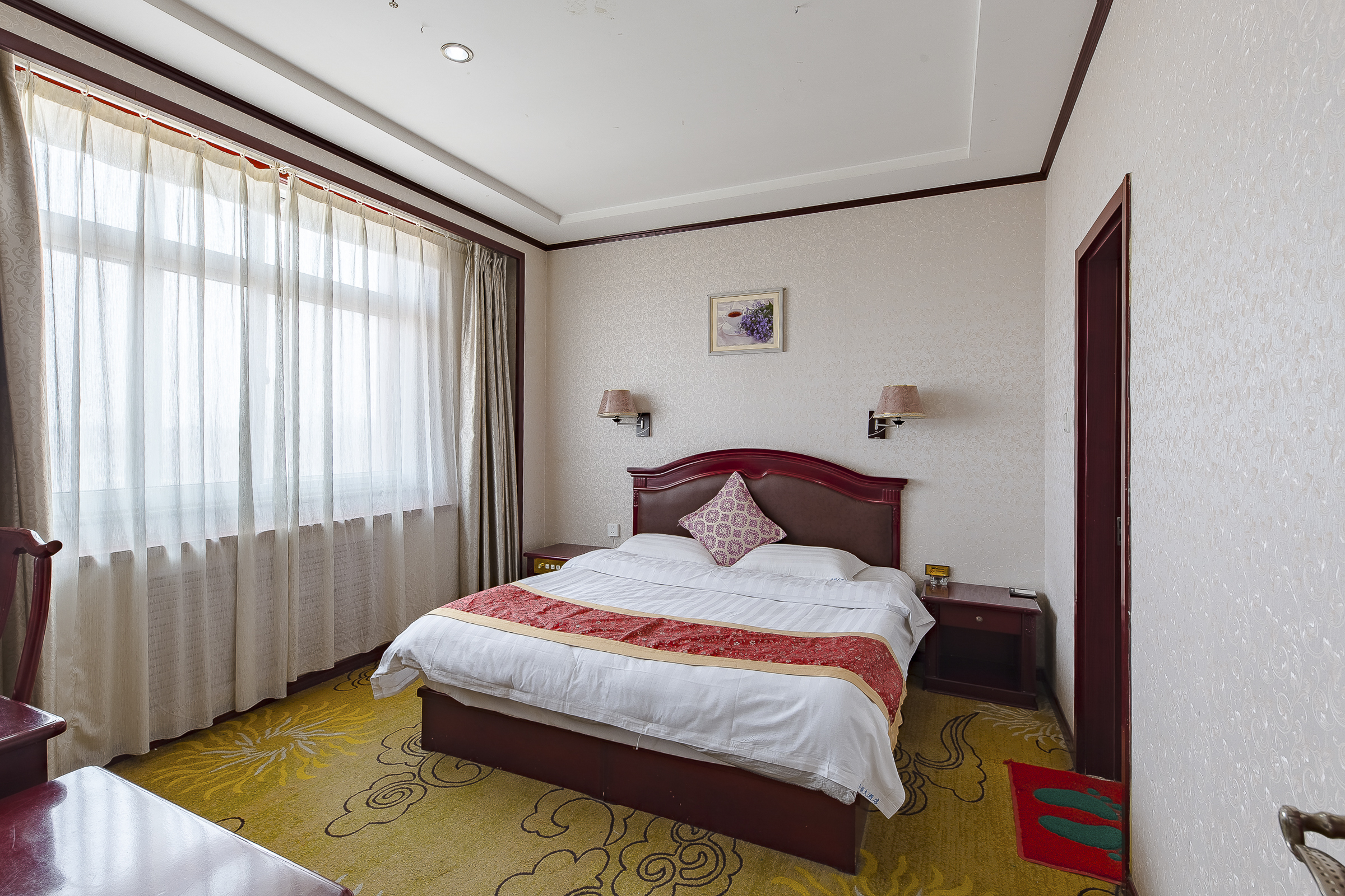 豪华商务大床房