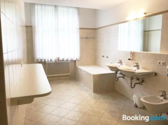 四人间共用浴室