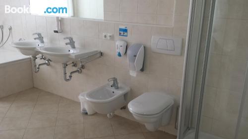 四人间共用浴室