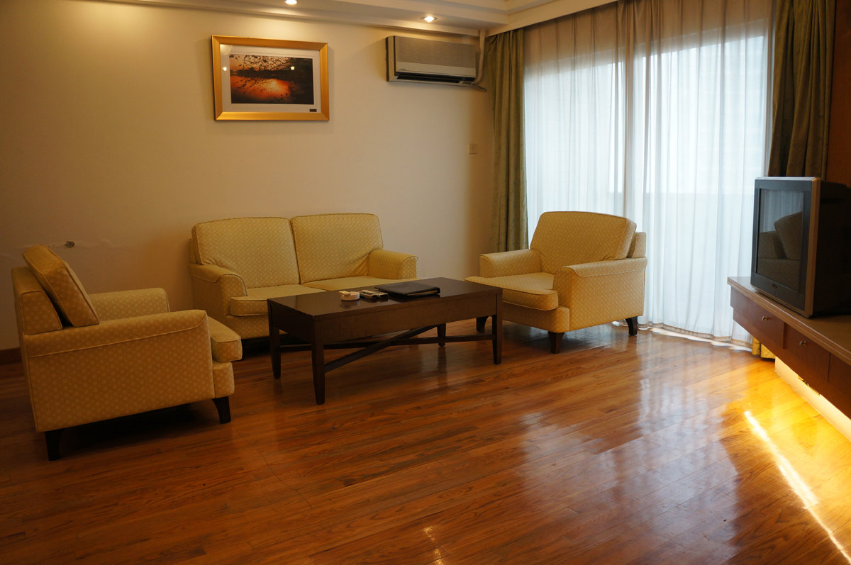 商务公寓套房三室一厅