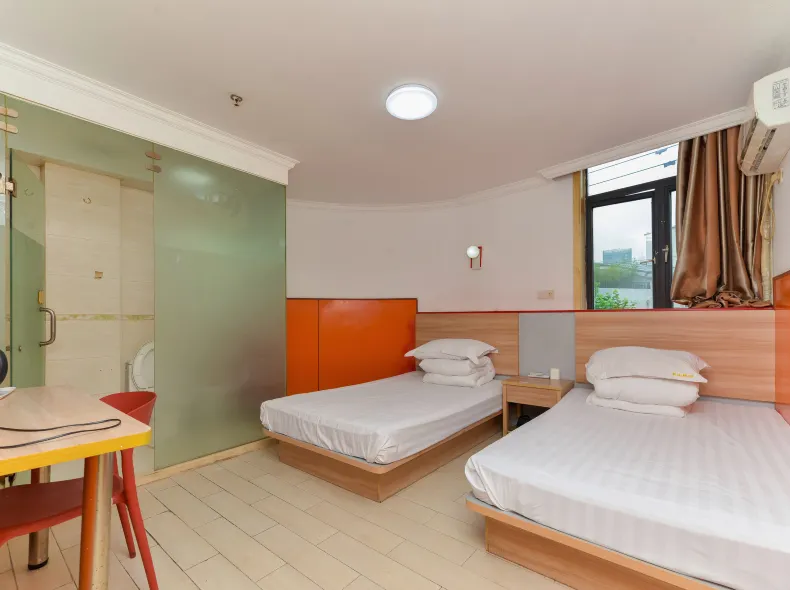 Haoting hotel (Shanghai Xincun Road Subway Station)