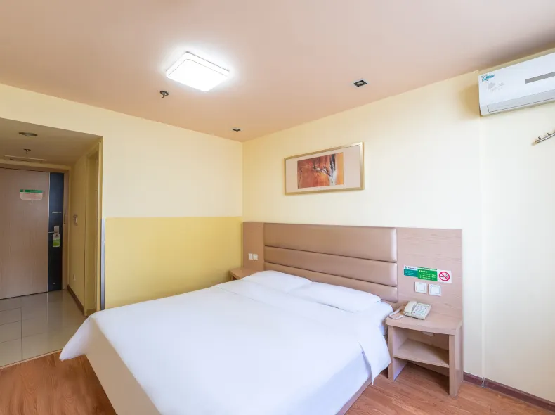 Motel Hotel (Wuhan Tongji Hospital Qingnian Road Subway Station)