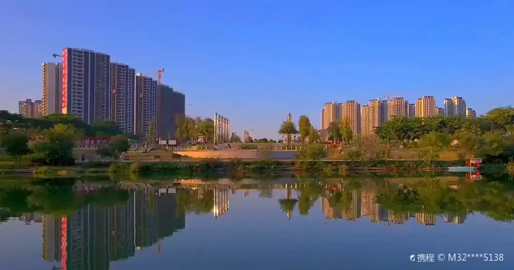 鄰近羅定江濱公園的酒店