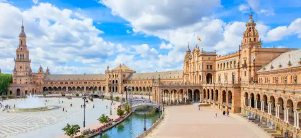 Hotels near FIBES