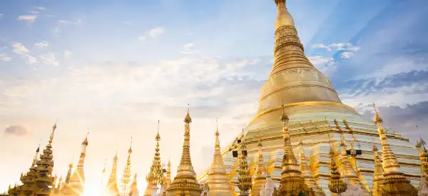 Hotel Dengan bar di Myanmar