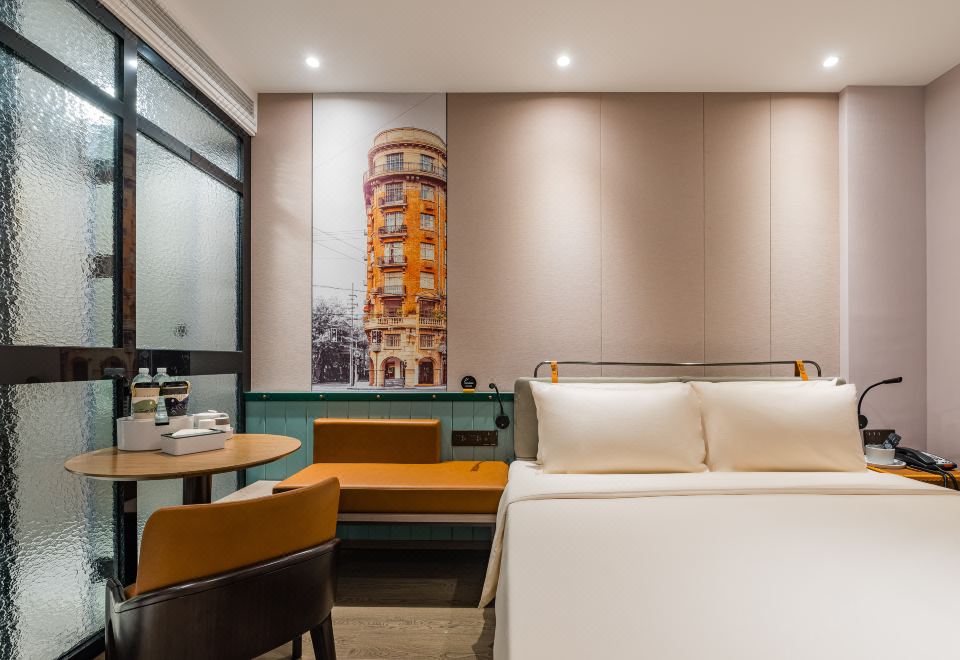 轻享大床房（裸棉床品+记忆枕）