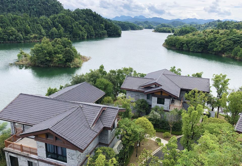 Qiandaohu Xinbo Holiday HotelCourtyard Detached Family Six-Bedroom House