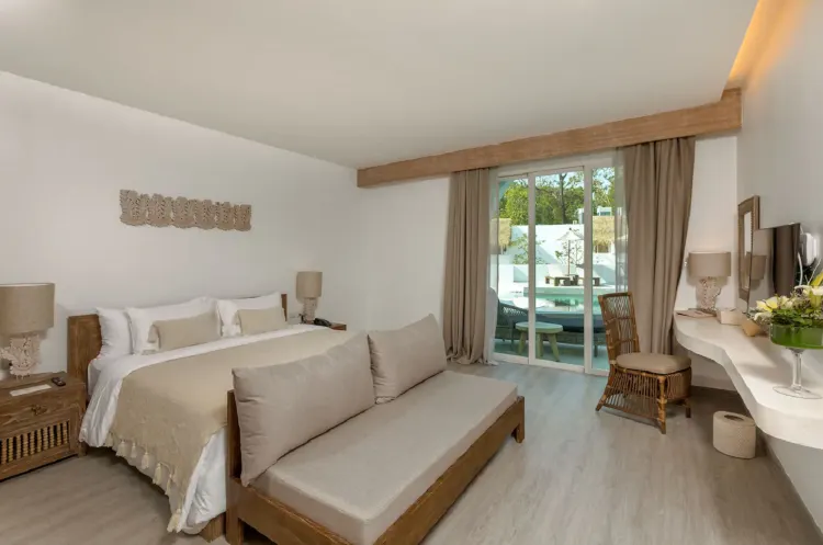 ห้องดีลักซ์สวนพร้อมเข้าถึงสระว่ายน้ำ