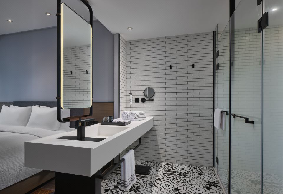 豪華大床房（落地窗+Acca Kappa洗護用品+智能投屏）