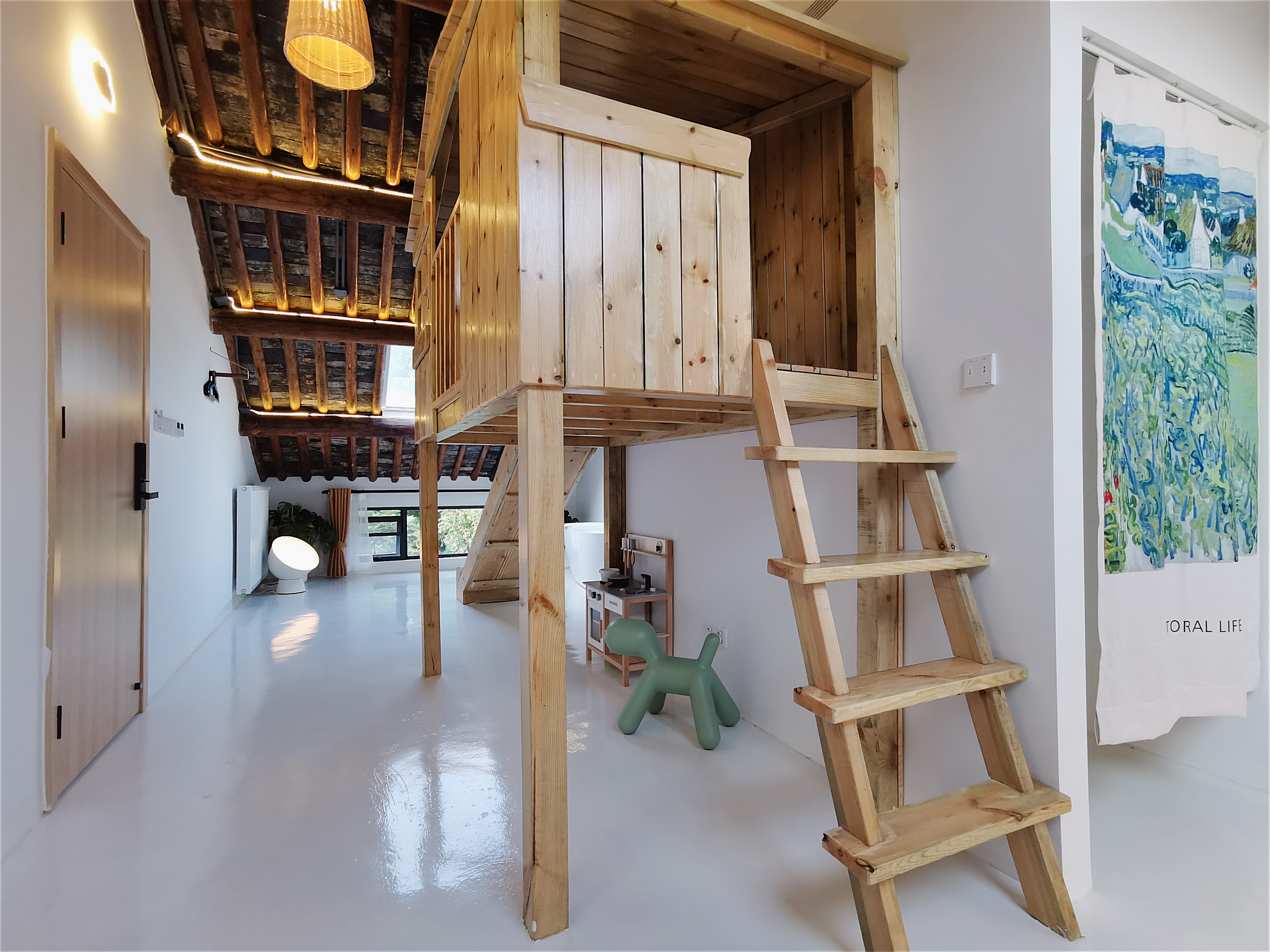 悠游·滑梯亲子房