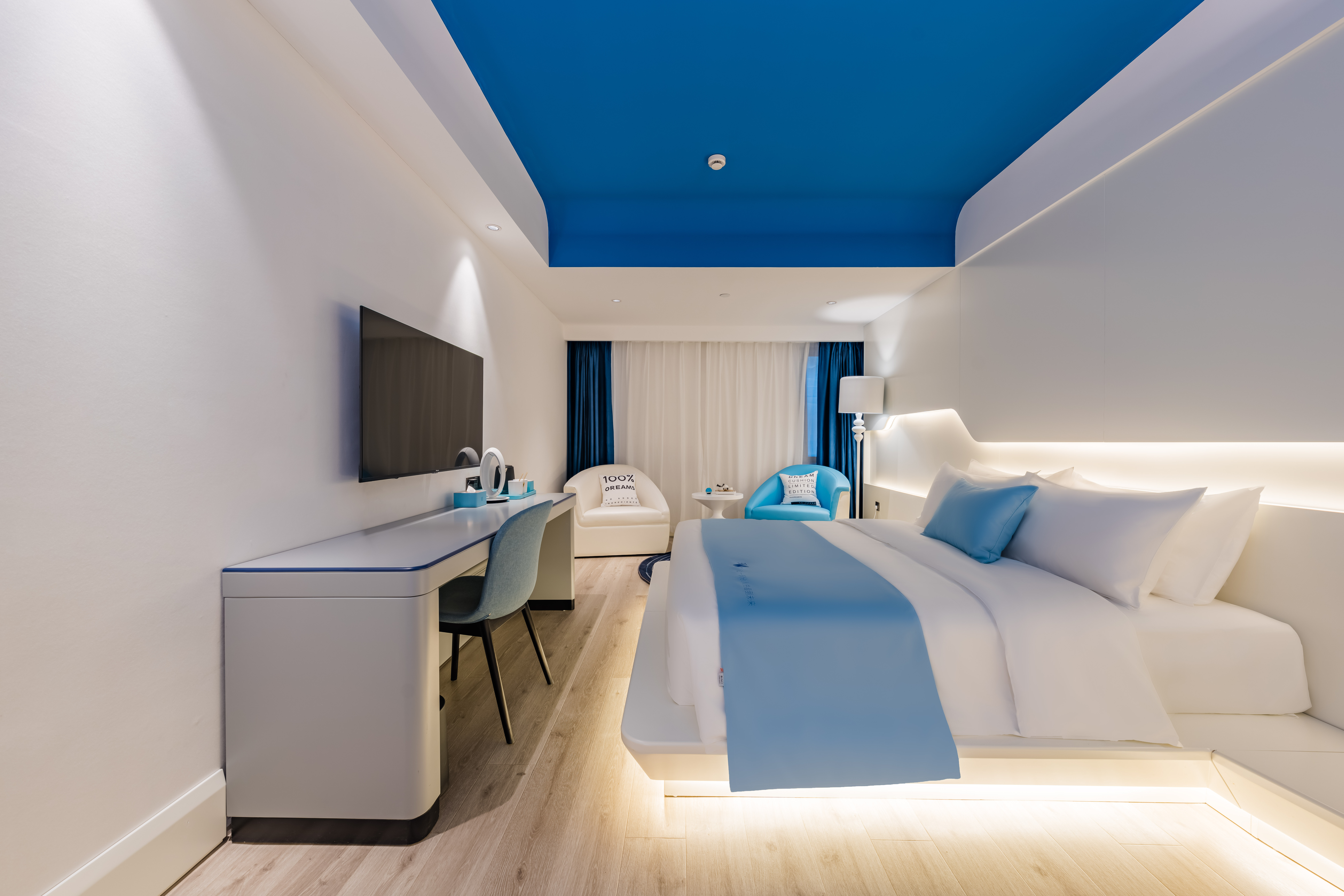 特色主题房（特色风格+金可儿睡眠床垫+全屋智控+冰箱）