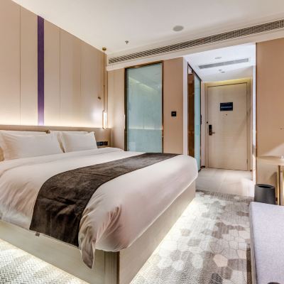 高級大床房（慕斯床墊+智能客控+空氣凈化器+小冰箱） 麗楓飯店（天津梅江會展中心山姆會員店）優惠