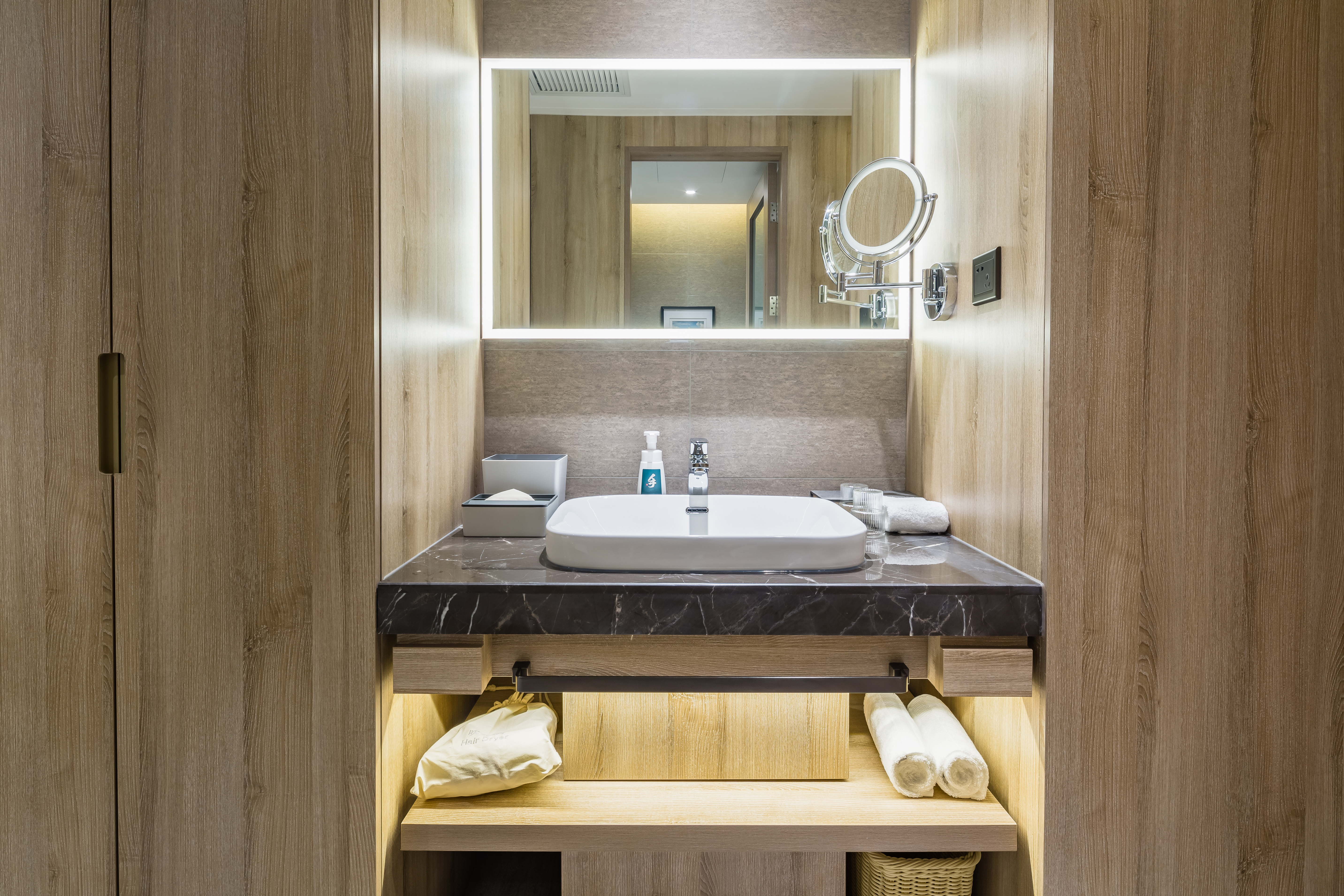 几木大床房（小冰箱+投屏+南向）