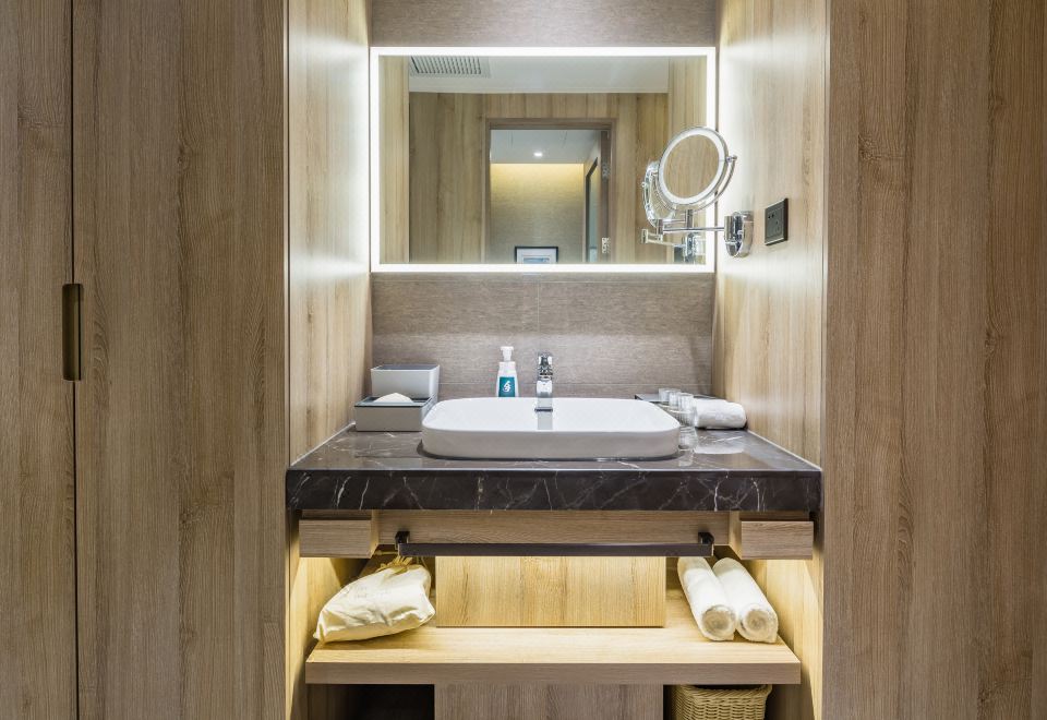 几木大床房（小冰箱+投屏+南向）