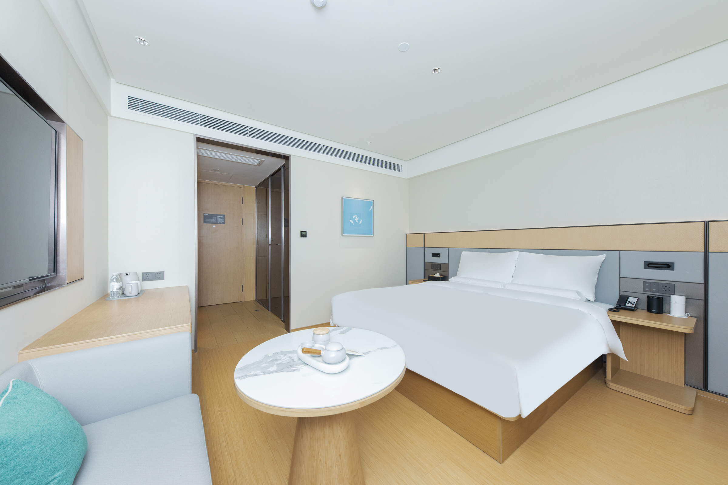 舒压高级大床房（65寸电视投屏+冰箱+智能客控）