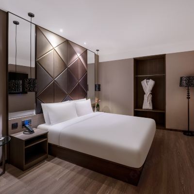 豪華套房（小冰箱+65寸一鍵投屏電視+深度睡眠記憶枕） 桔子水晶天津津灣廣場飯店優惠