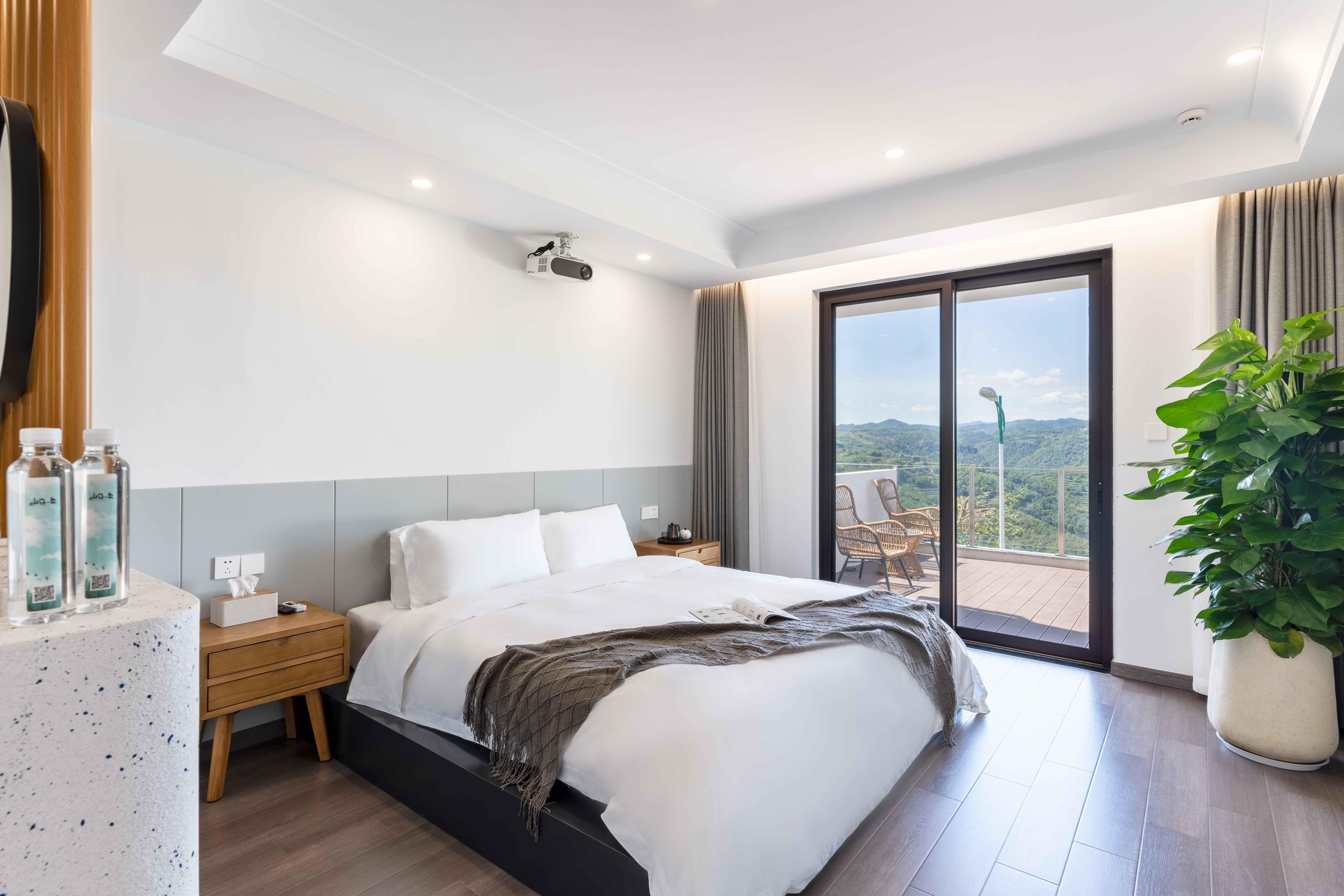 沉浸·云海露台大床房