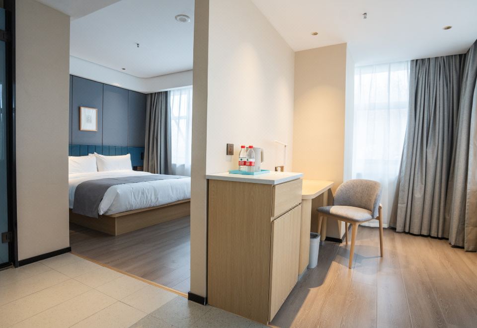  City-view Queen Room