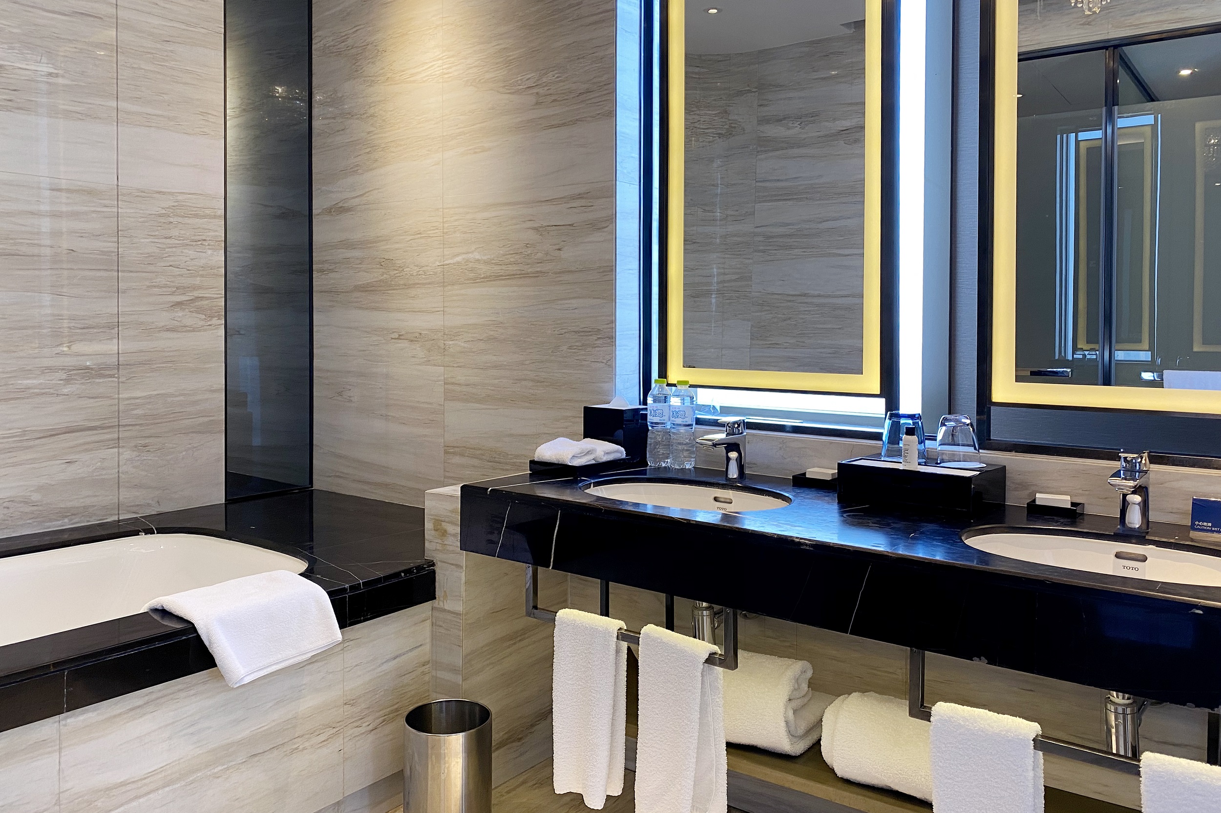 Wanda Realm Tai'an豪华套房（直麪泰山+独立会客区+Acca Kappa洗护品）