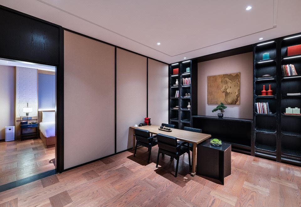 四合院-漫心套房（180°觀景落地窗+臥賞游廊）