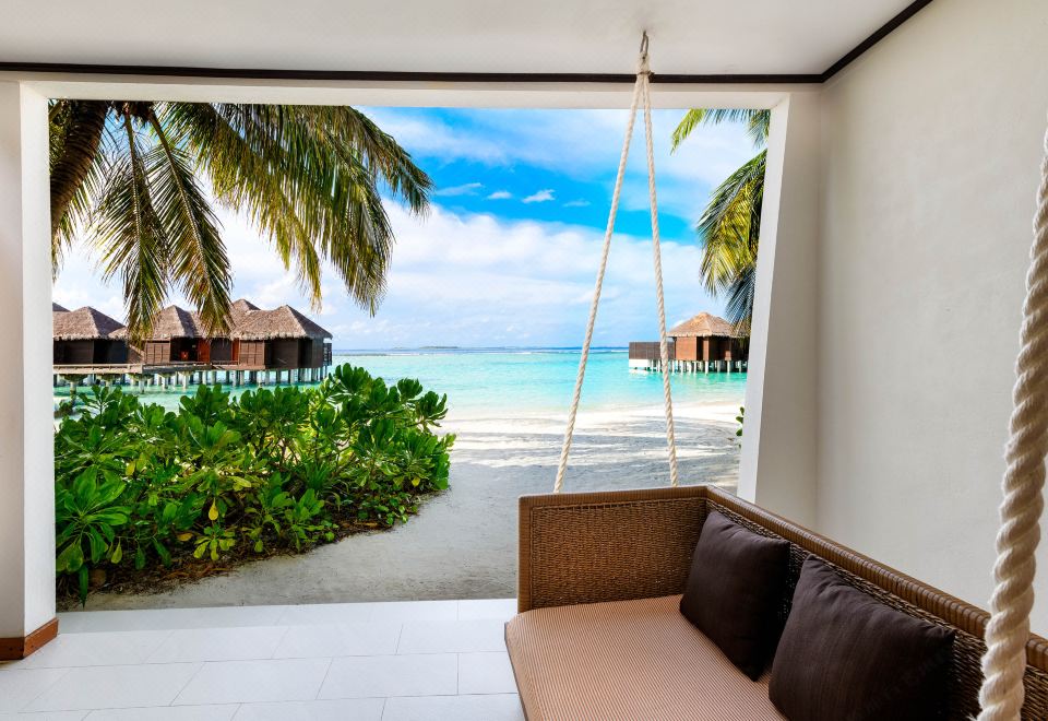 2晚豪華客房+2晚水上別墅（帶泳池）