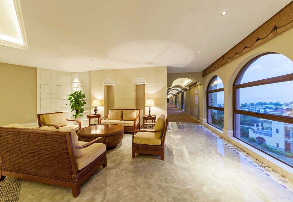 至尊海景日出大床房（独立观海阳台）