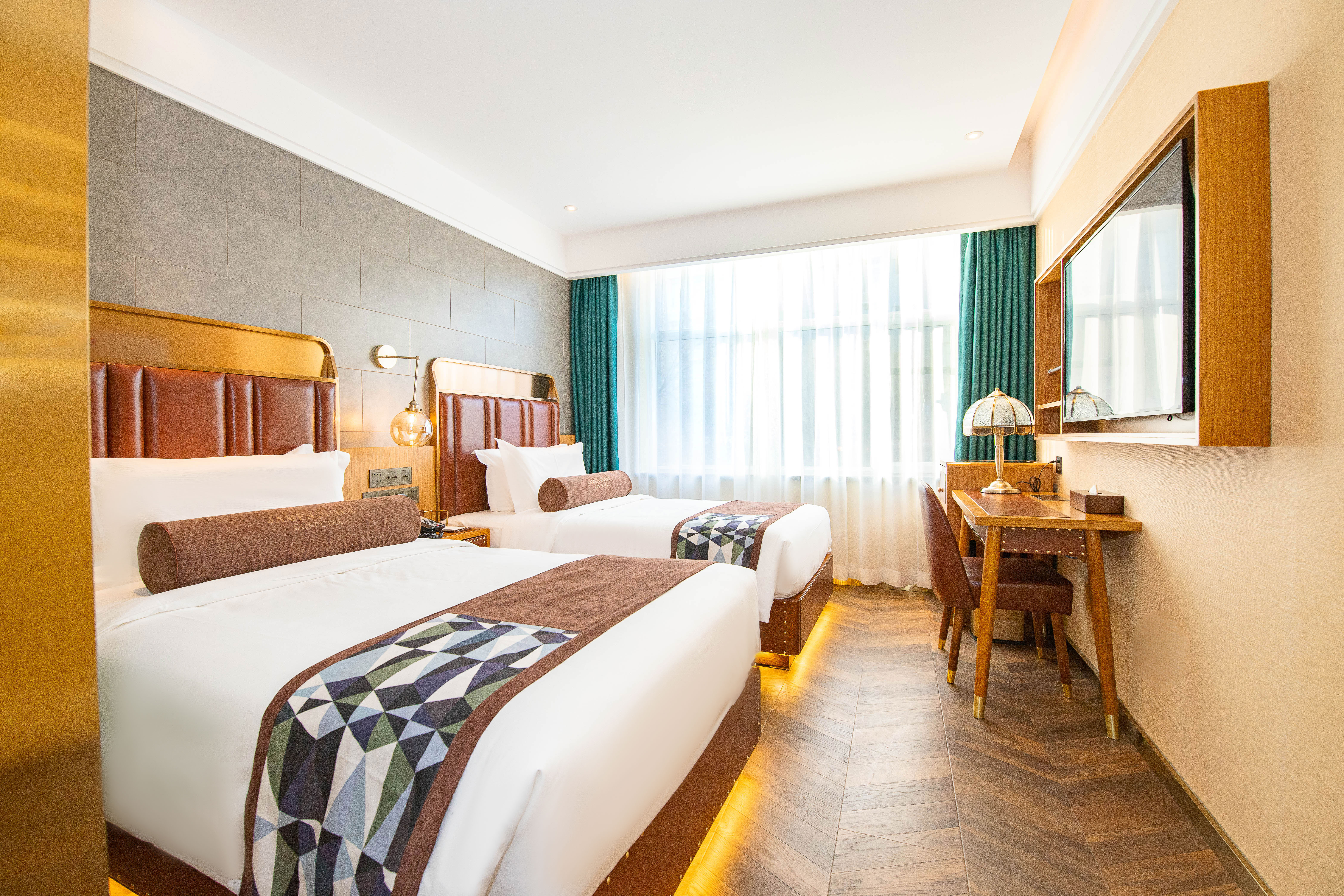 啡凡双人房+投屏电视+深睡床垫