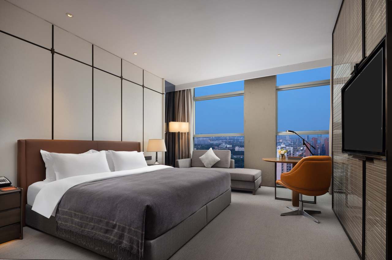 豪华大床房（金可儿床垫+智能马桶+迷你冰箱）