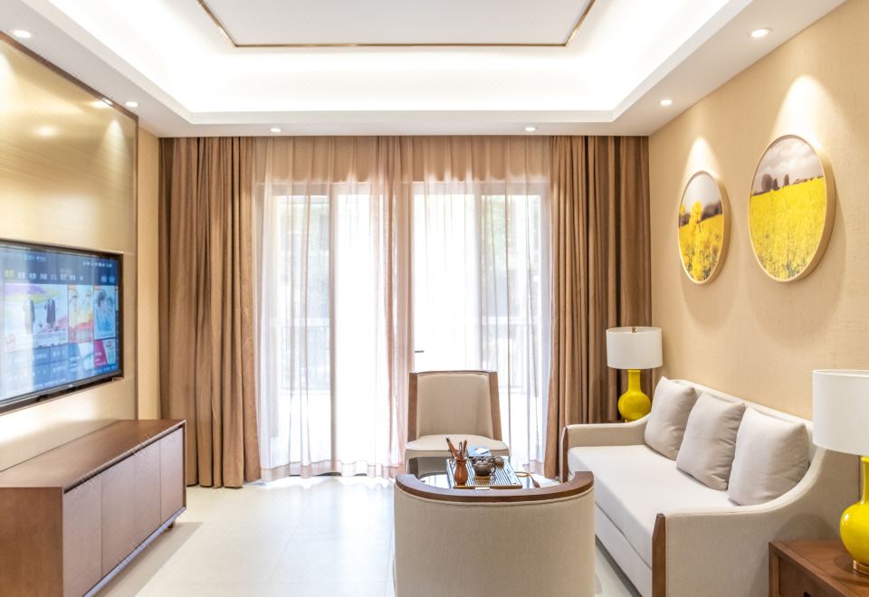 Yuetianxia Hot Spring HotelB-zone Hydrophilic Hot Spring Three Bedroom Villa