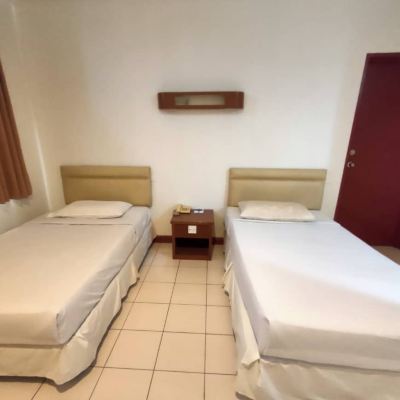 Standard Twin Room Kupon Theatre Inn