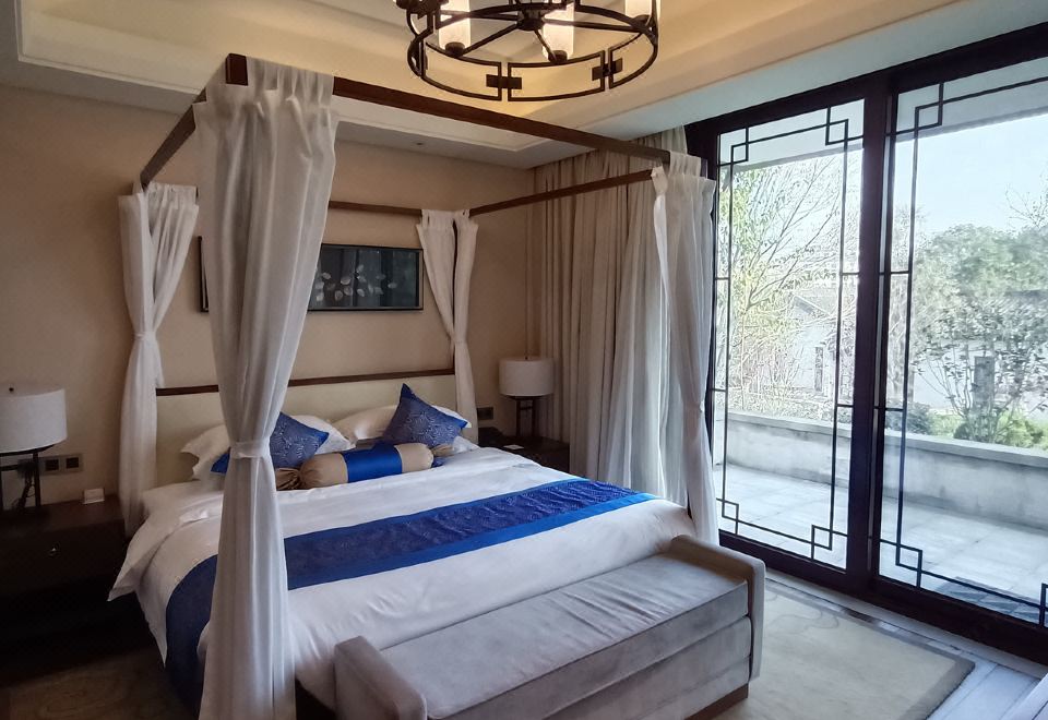 观景四居庭院房