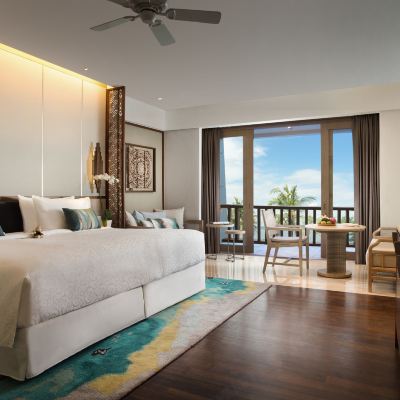 豪華海濱特大床房 峇裡島康萊德飯店優惠