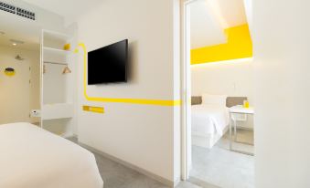 YELLO Hotel Kuta Beachwalk Bali