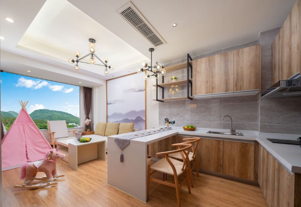 Premier Family Friendly Loft Suite - 3-Bedroom