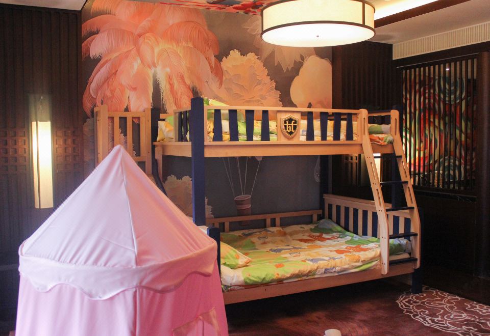 家庭親子套房（小童滑梯上下鋪·帳篷）