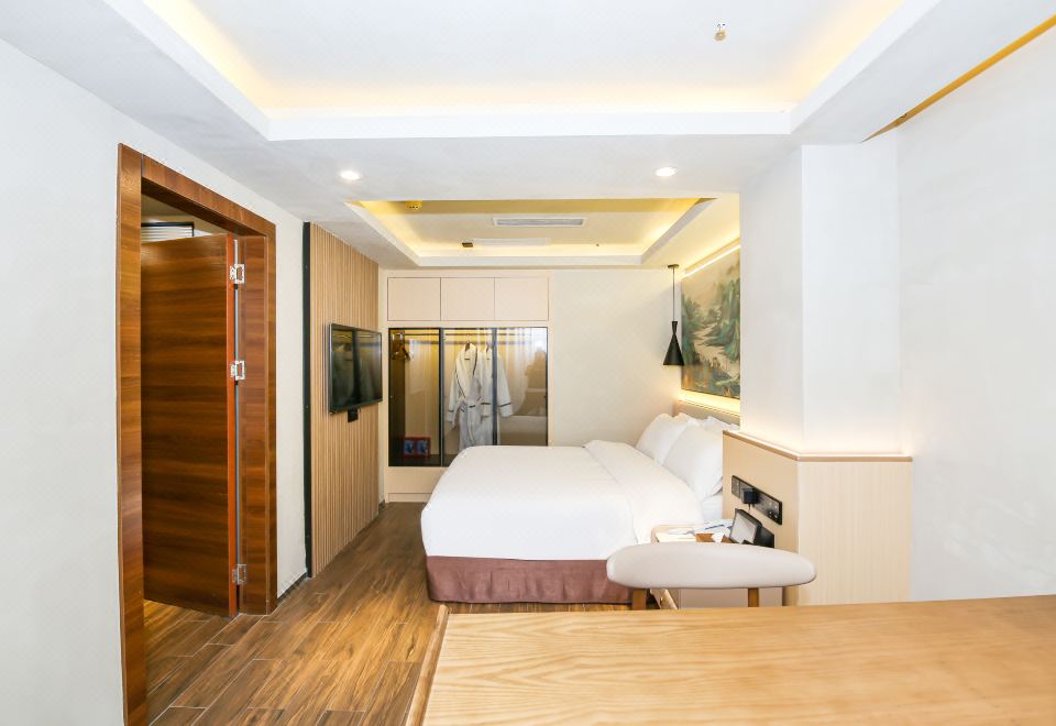 行政套房（智能客控+深睡舒適床墊+辦公桌椅）