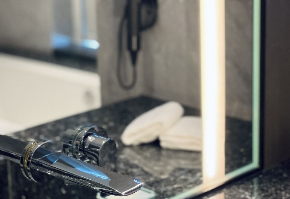 景观尊享榻榻米大床房（茶桌+浴缸+挂烫机+Coffee机）