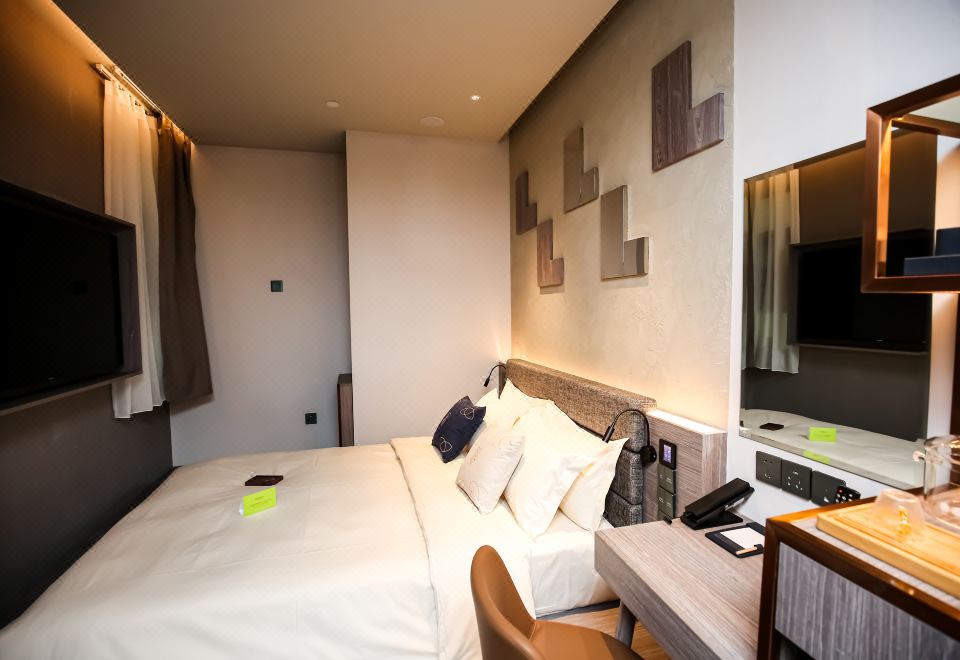 榻榻米大床房（加熱毛巾桿+小冰箱+智能鏡）