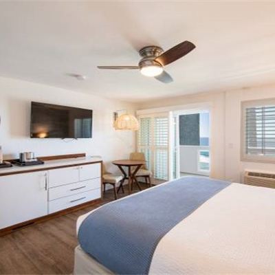 Deluxe King Room-Oceanfront SeaCrest Oceanfront Hotel Promo Code