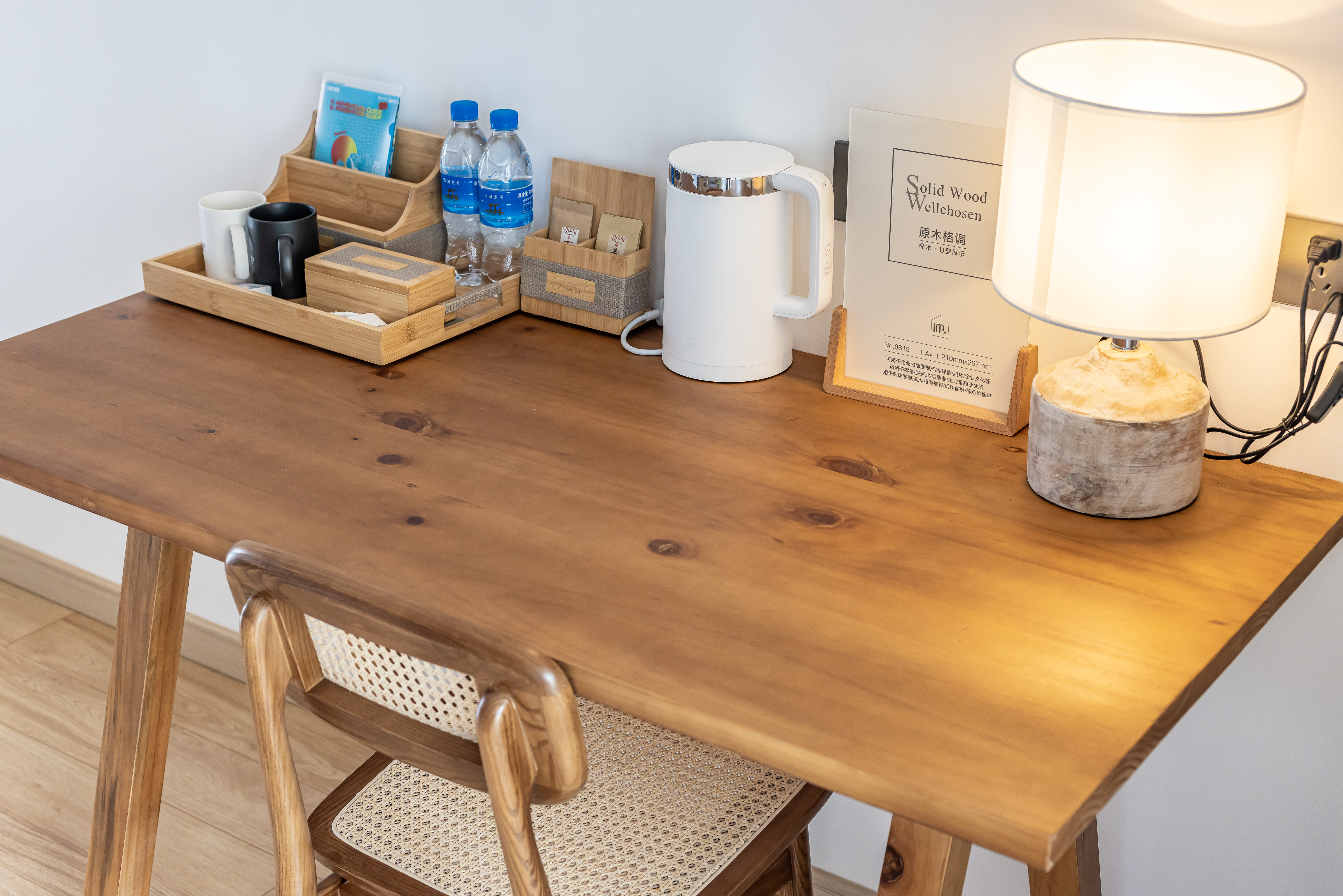 漫云·湖景大床房