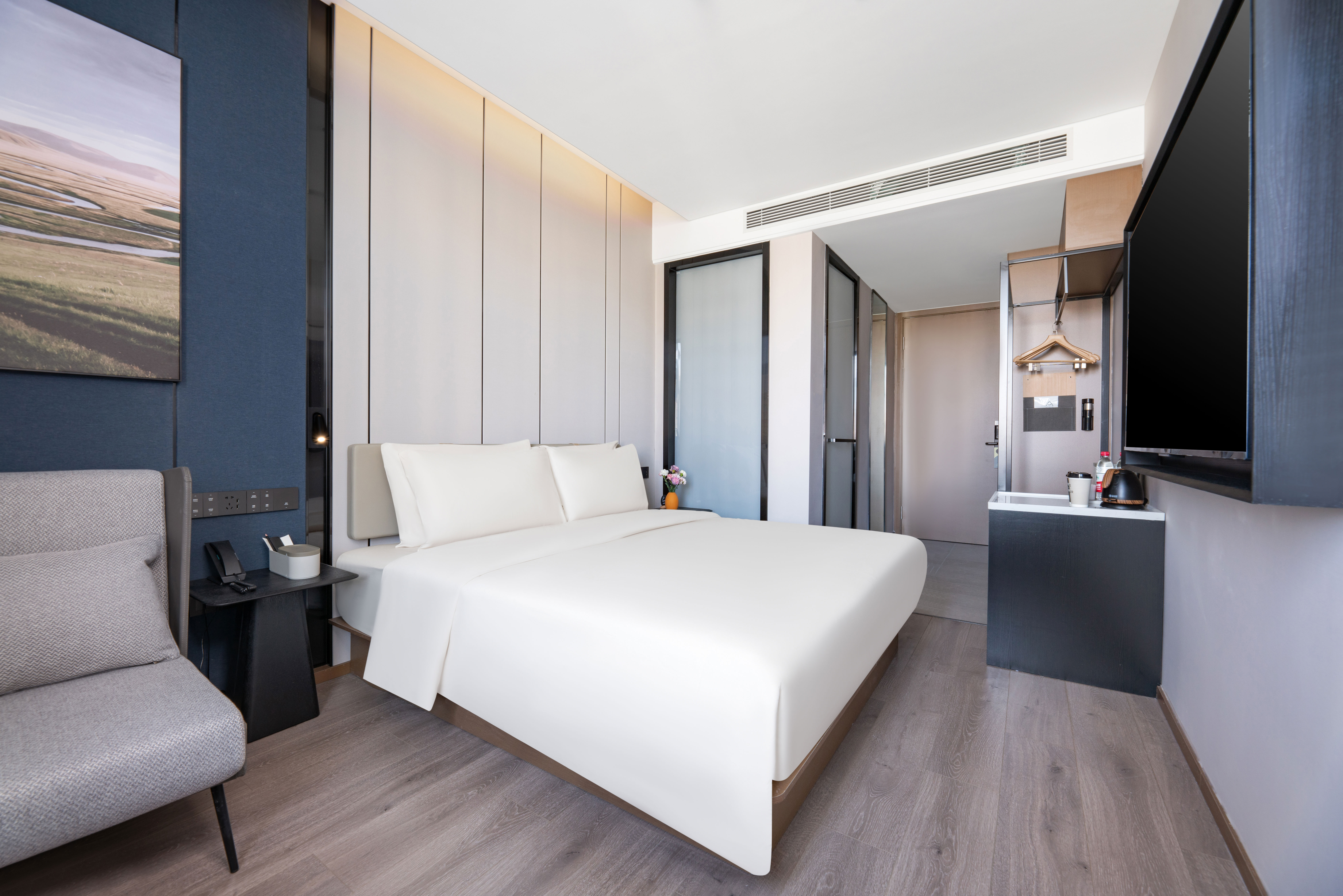 Atour Hotel Taifu Plaza South Ring Road Karamay高级大床房（深睡R90+全屋智能+迷你小冰箱）