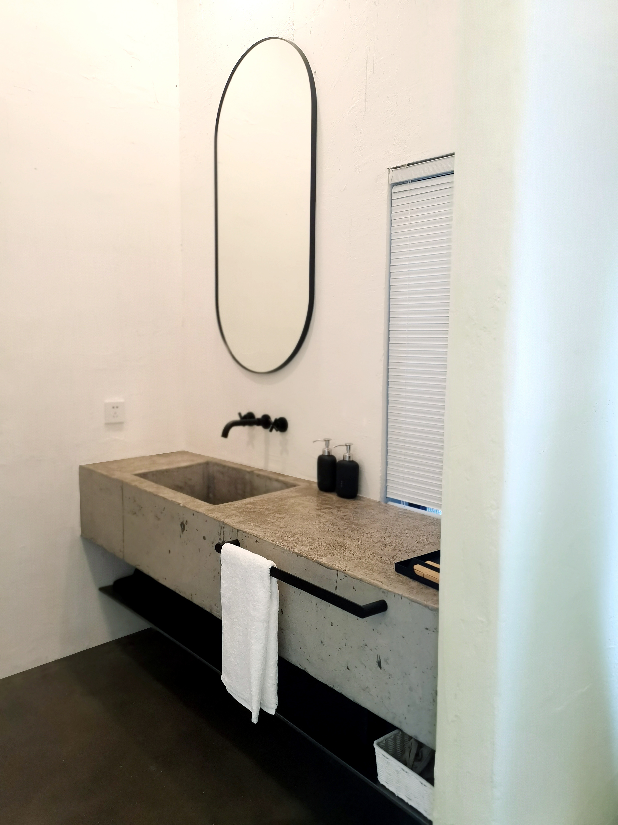 茧·浴缸亲子房